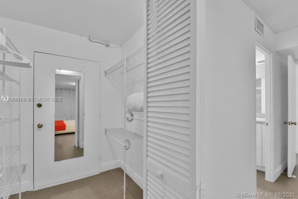 18041 Biscayne Blvd # 801, Aventura FL 33160 — 16