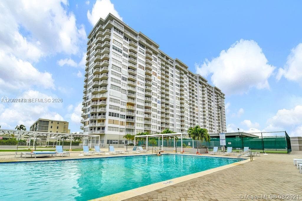 18041 Biscayne Blvd # 801, Aventura FL 33160 — 53