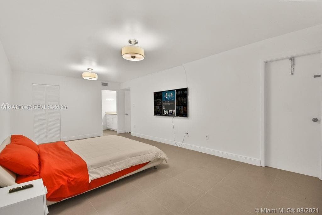 18041 Biscayne Blvd # 801, Aventura FL 33160 — 26