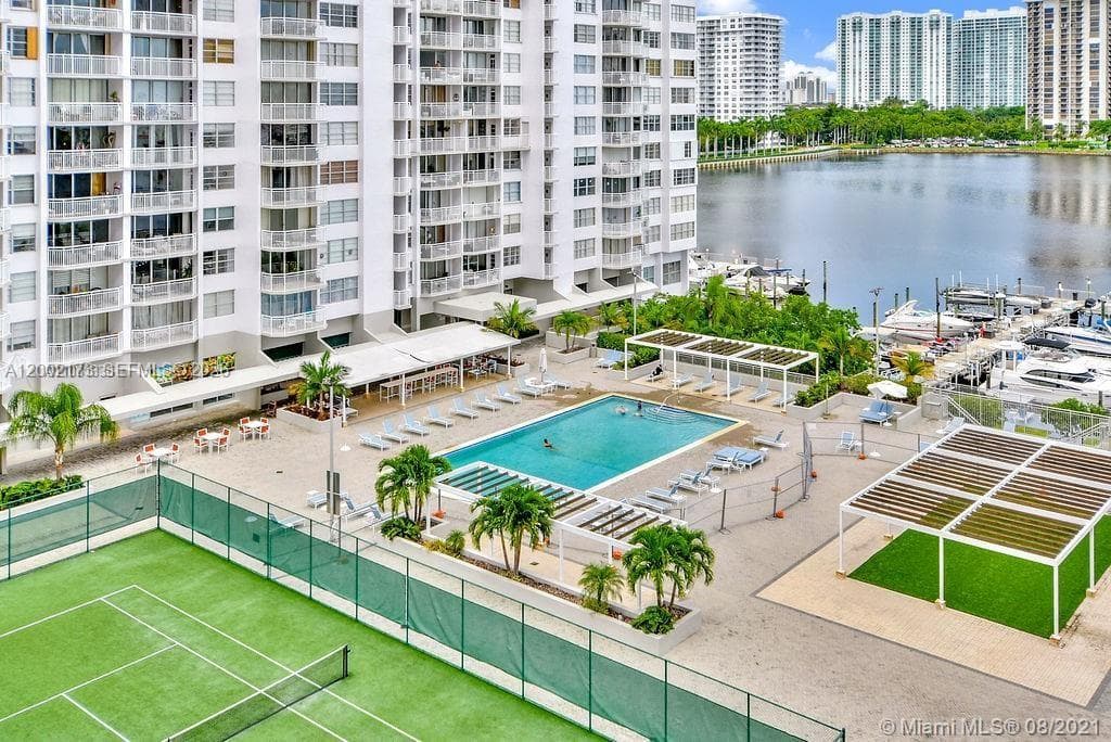 18041 Biscayne Blvd # 801, Aventura FL 33160 — 3