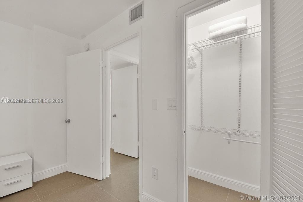 18041 Biscayne Blvd # 801, Aventura FL 33160 — 36