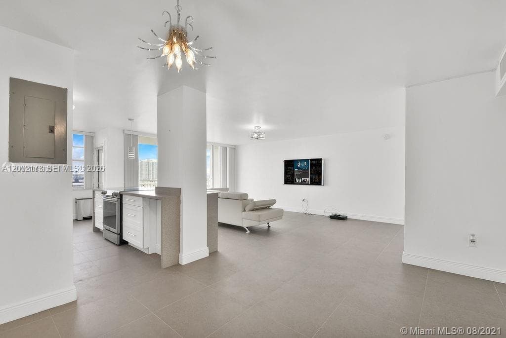 18041 Biscayne Blvd # 801, Aventura FL 33160 — 24