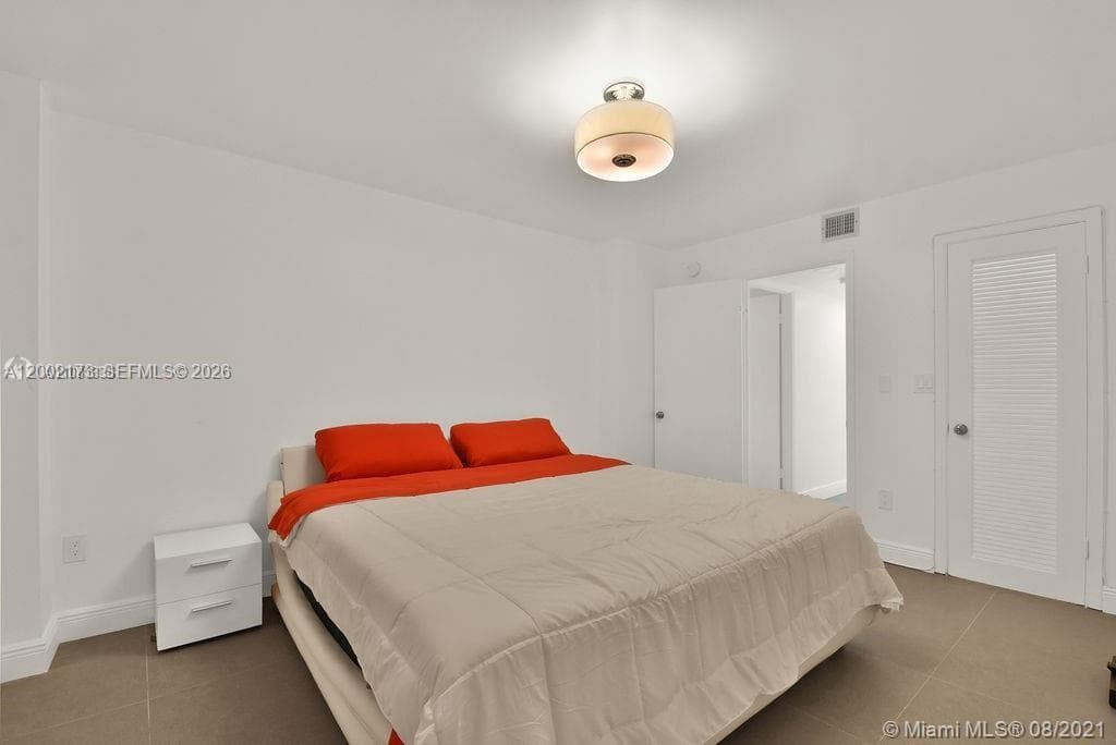 18041 Biscayne Blvd # 801, Aventura FL 33160 — 30