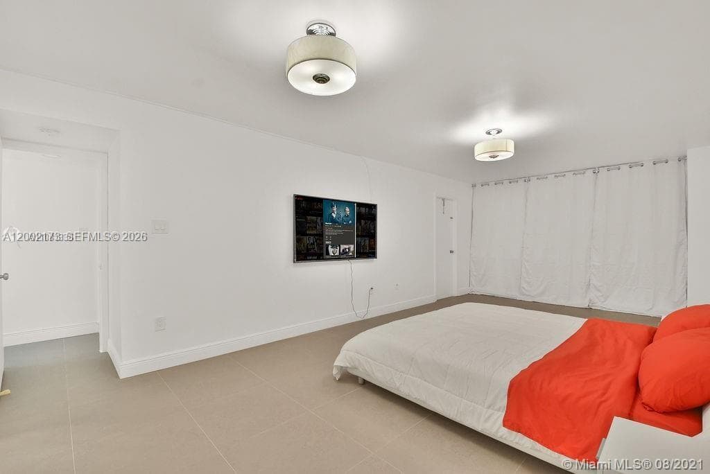 18041 Biscayne Blvd # 801, Aventura FL 33160 — 38