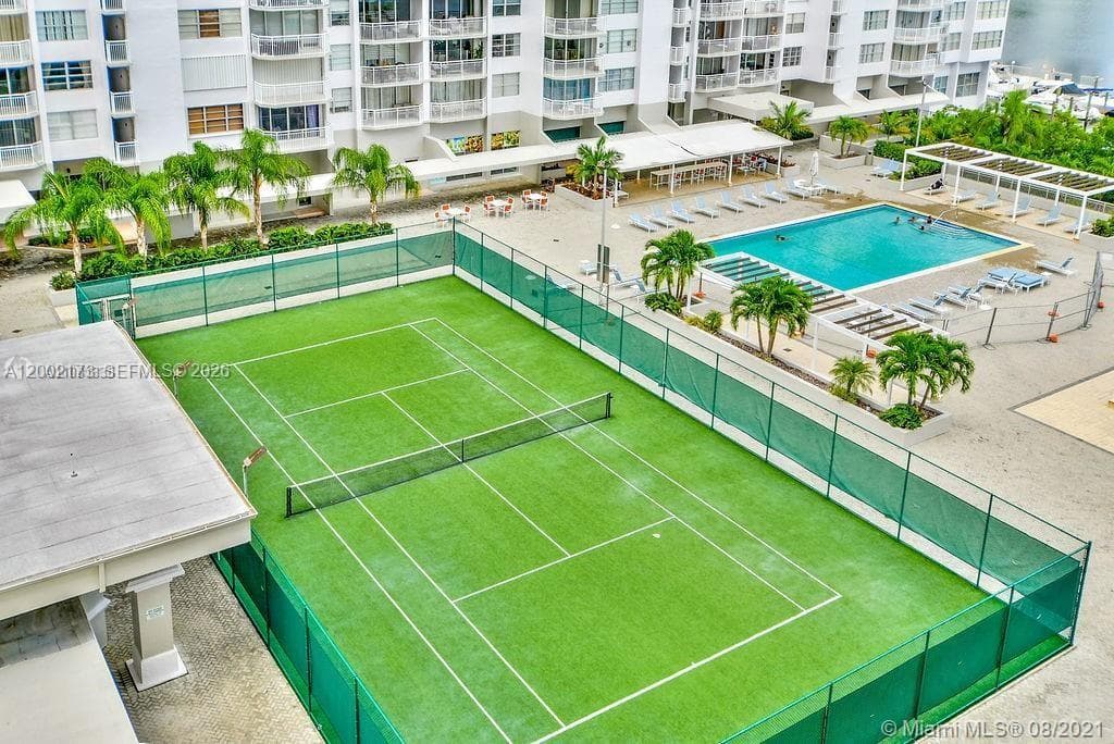 18041 Biscayne Blvd # 801, Aventura FL 33160 — 51