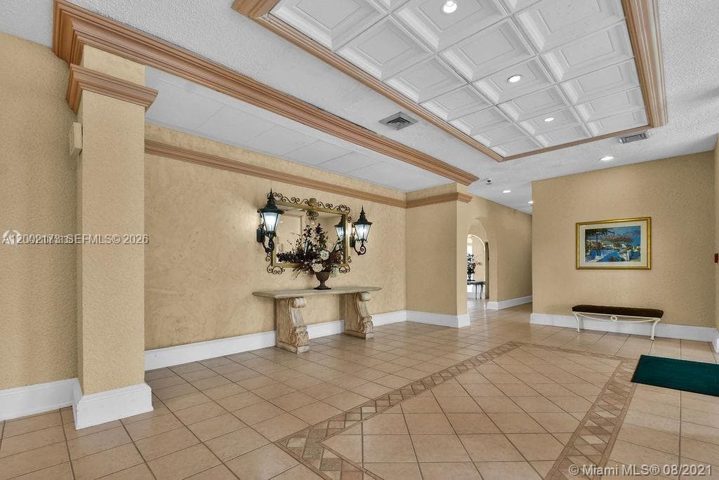 18041 Biscayne Blvd # 801, Aventura FL 33160 — 55