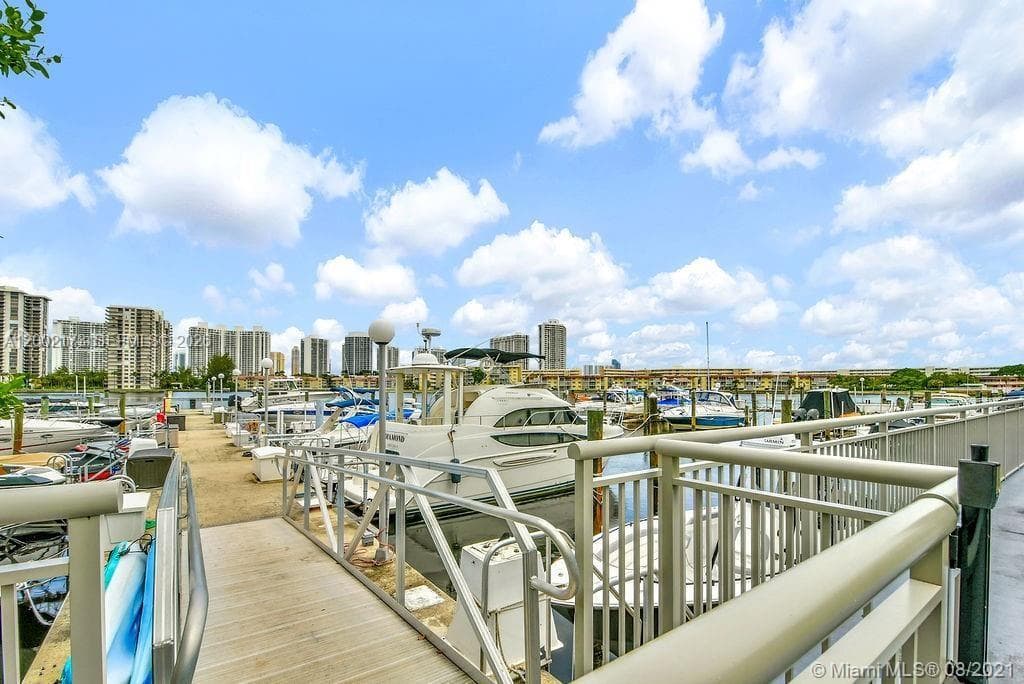 18041 Biscayne Blvd # 801, Aventura FL 33160 — 54