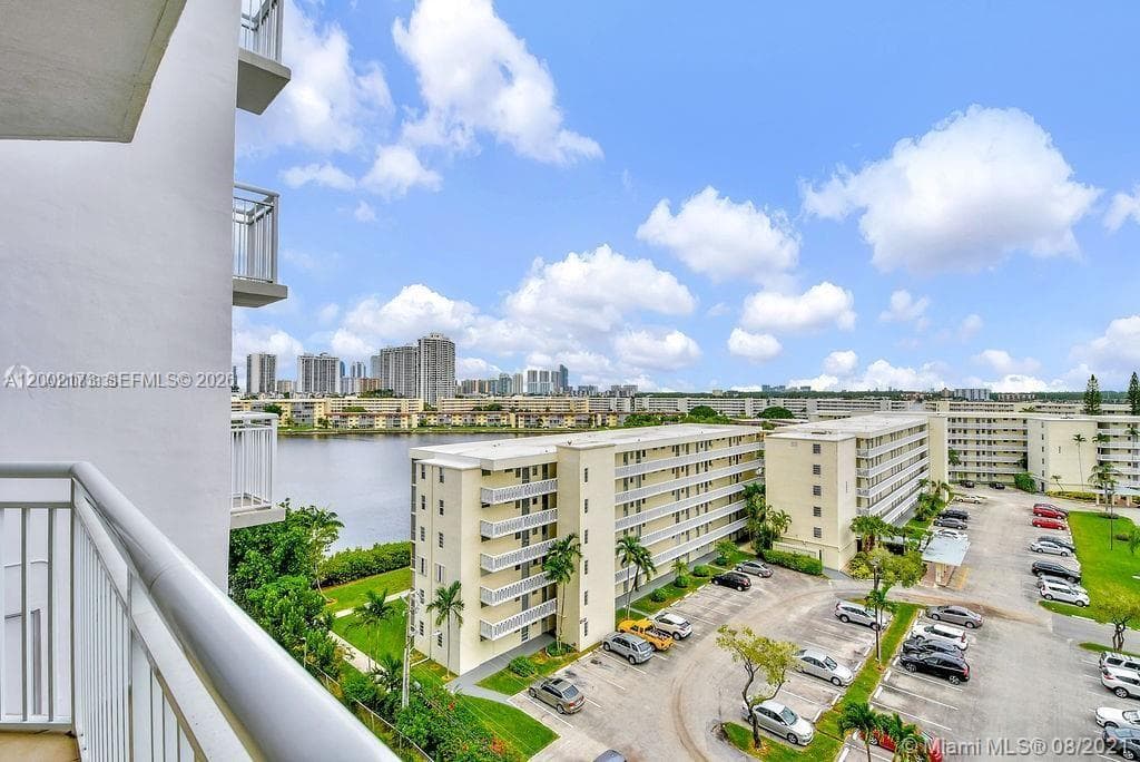 18041 Biscayne Blvd # 801, Aventura FL 33160 — 50