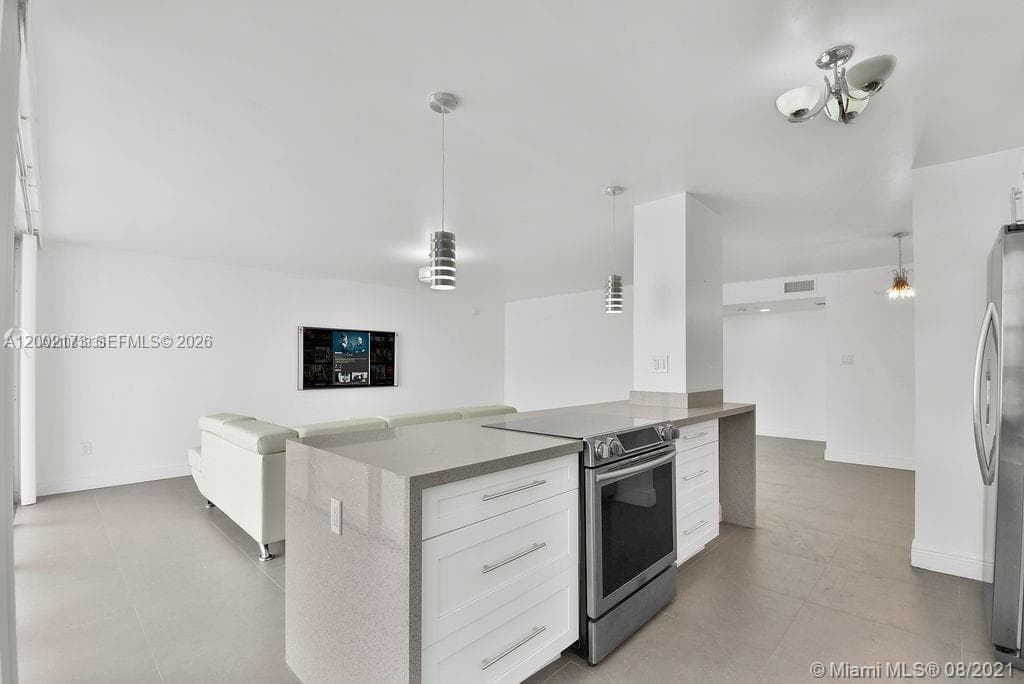 18041 Biscayne Blvd # 801, Aventura FL 33160 — 11