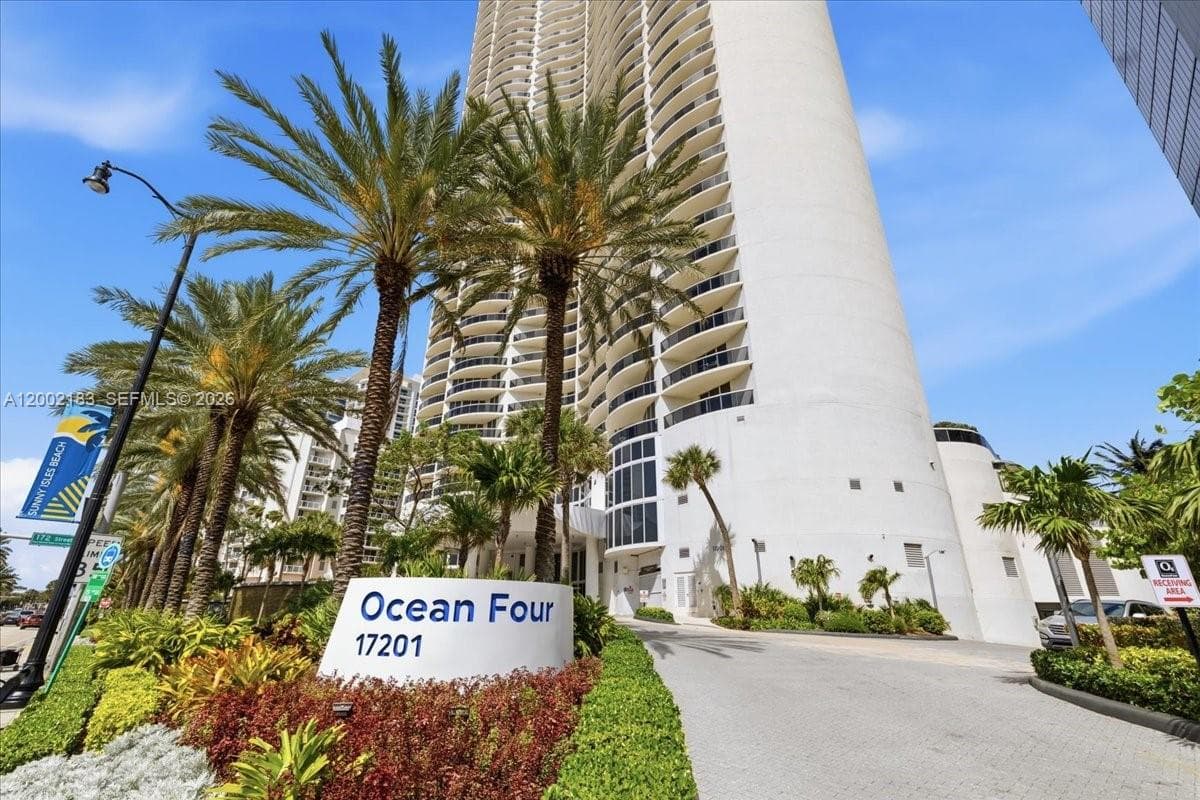 17201 Collins Ave # 1107, Sunny Isles Beach FL 33160 — 33