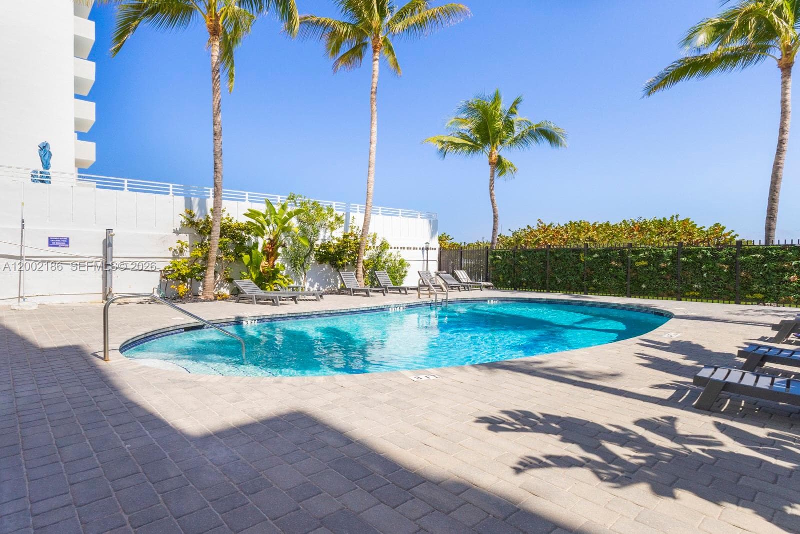 335 Ocean Dr # 120, Miami Beach FL 33139 — 1