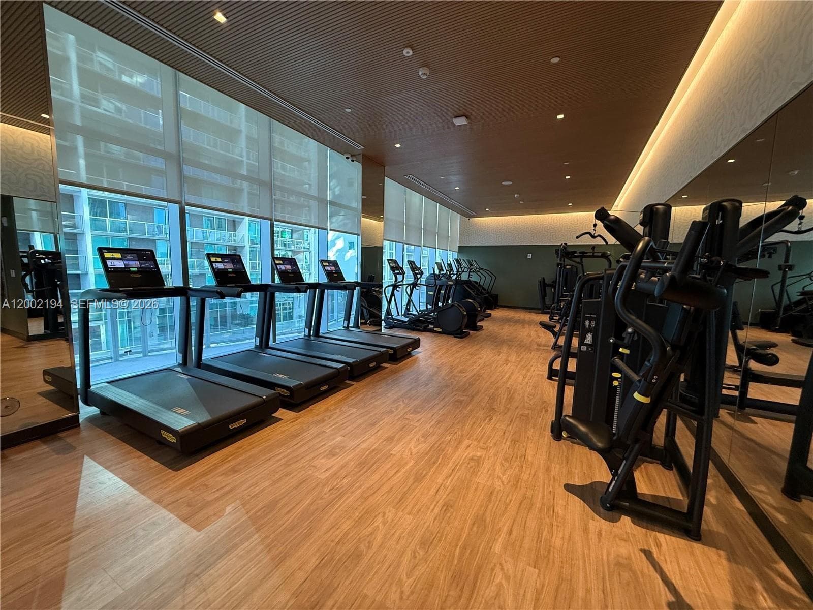77 SE 5th street # 1011, Miami FL 33131 — 28