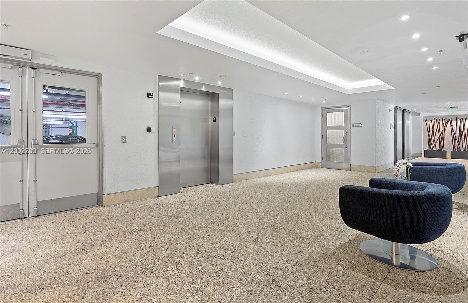 110 Washington Ave # 1502, Miami Beach FL 33139 — 32