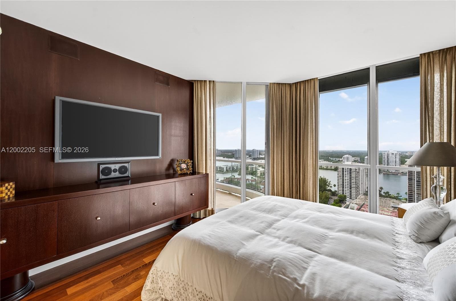 7000 Island Blvd # 02, Aventura FL 33160 — 52
