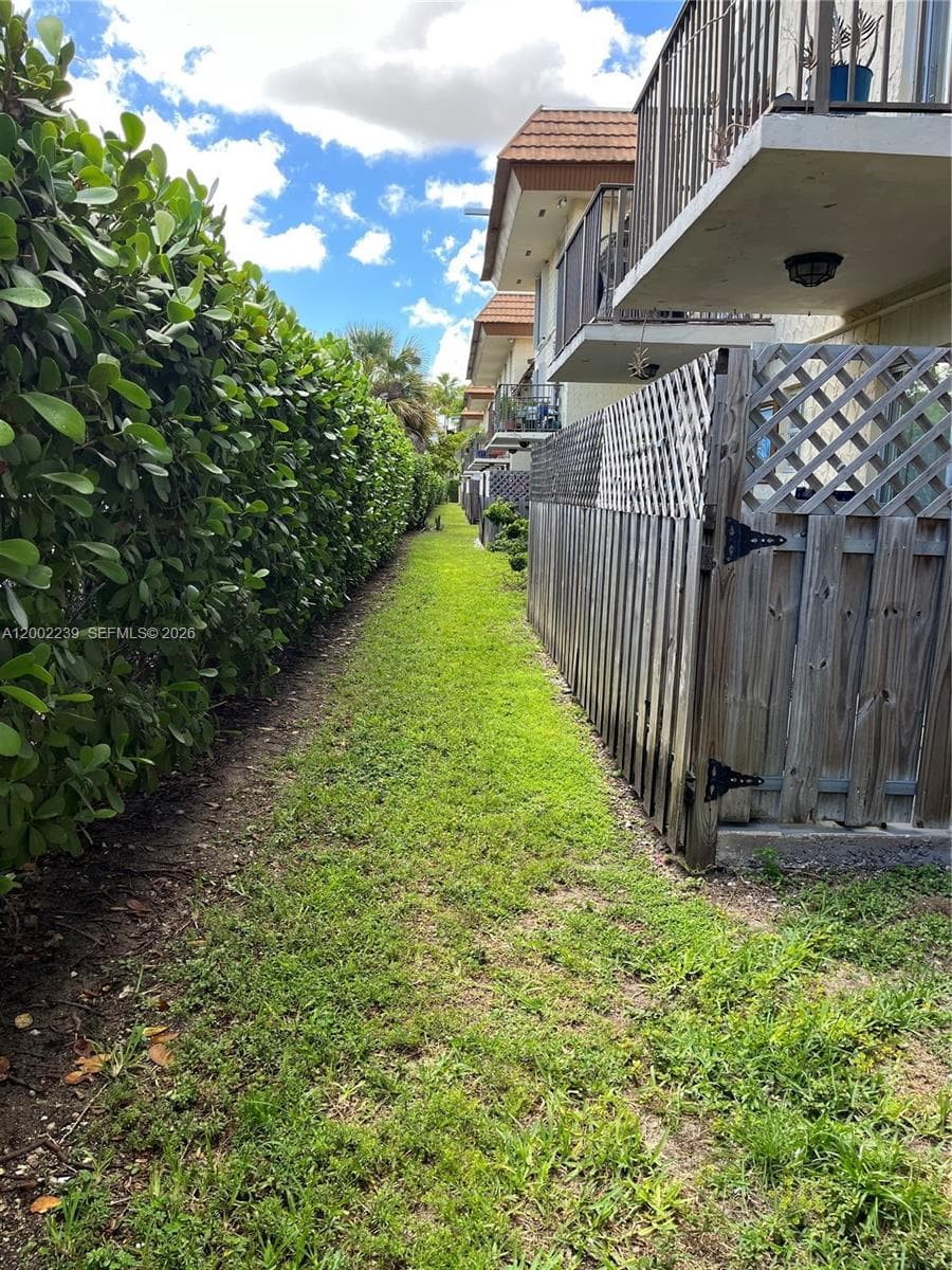 8650 SW 109th Ave # 111, Miami FL 33173 — 11