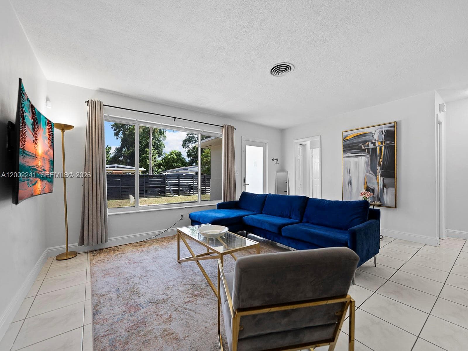 560 NE 161st St, Miami FL 33162 — 16