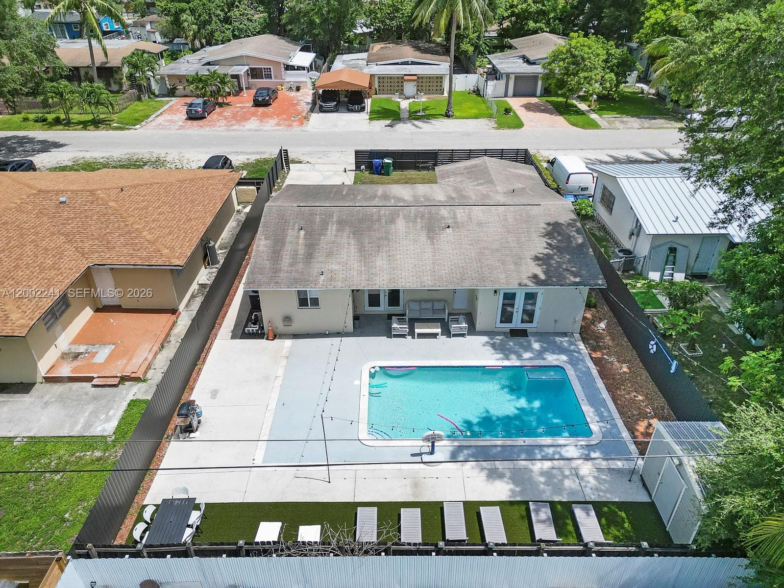 560 NE 161st St, Miami FL 33162 — 7