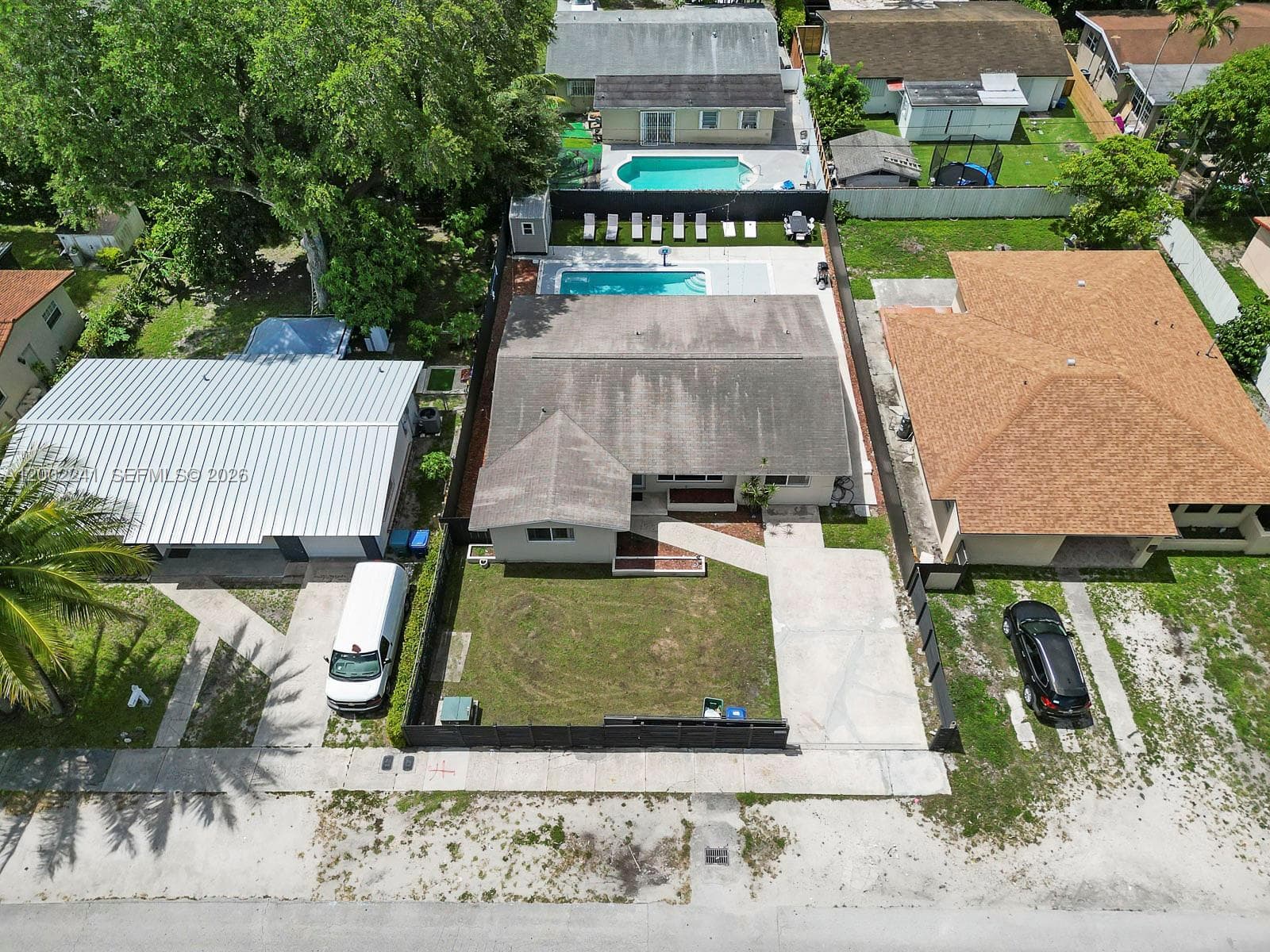 560 NE 161st St, Miami FL 33162 — 1