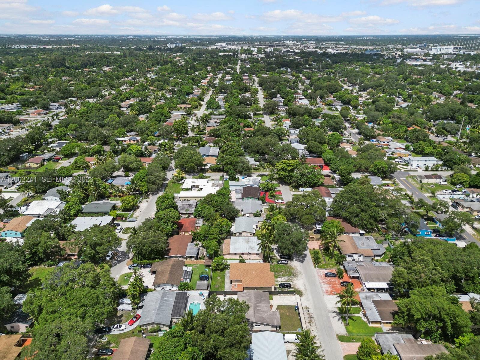 560 NE 161st St, Miami FL 33162 — 5
