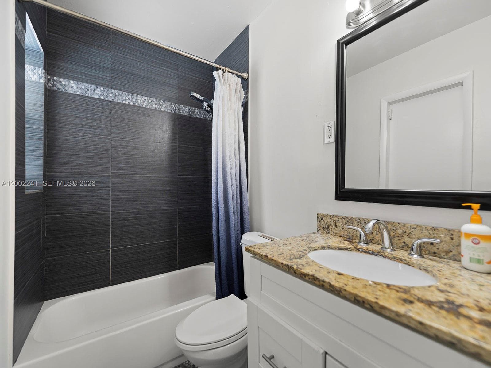 560 NE 161st St, Miami FL 33162 — 30