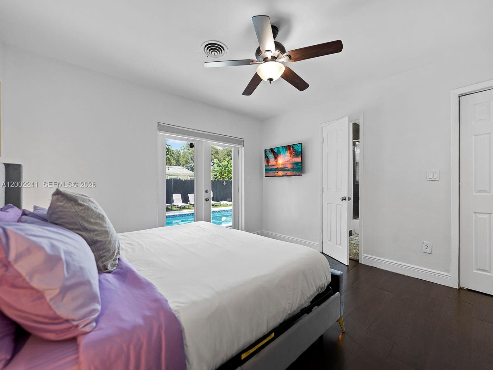 560 NE 161st St, Miami FL 33162 — 29