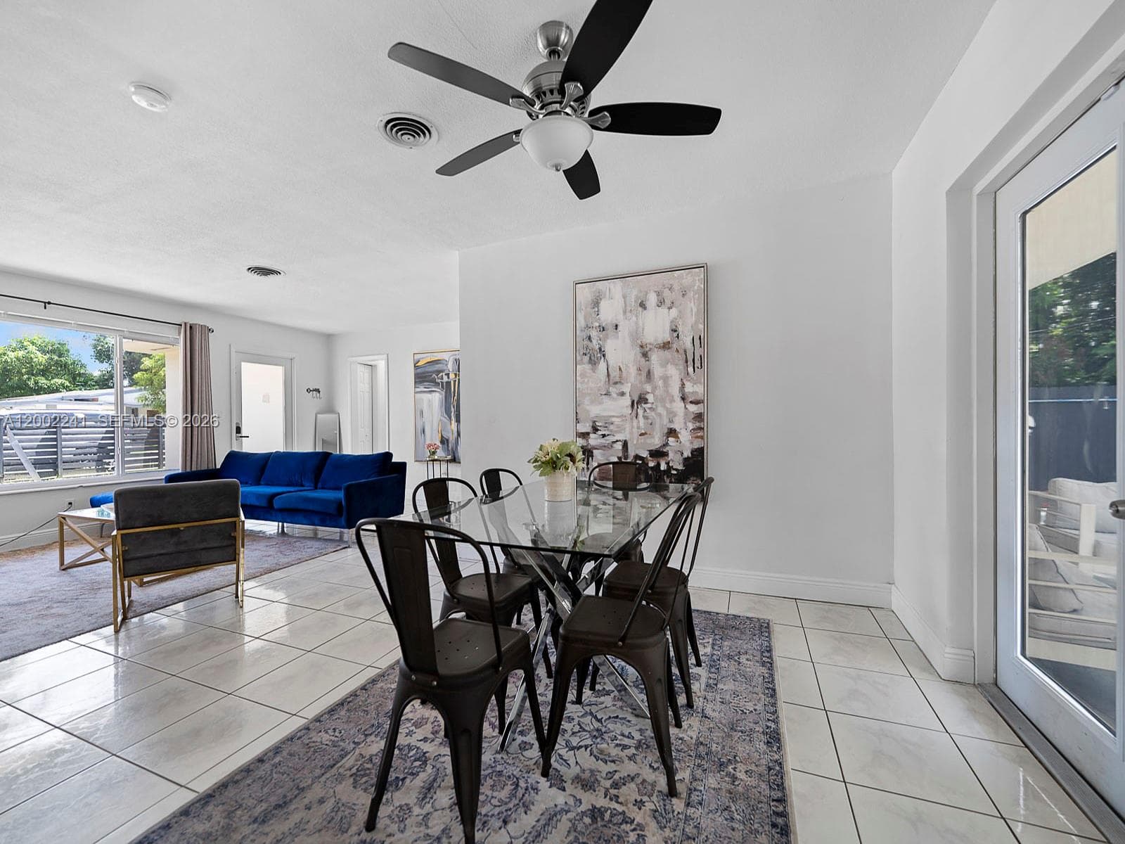 560 NE 161st St, Miami FL 33162 — 21