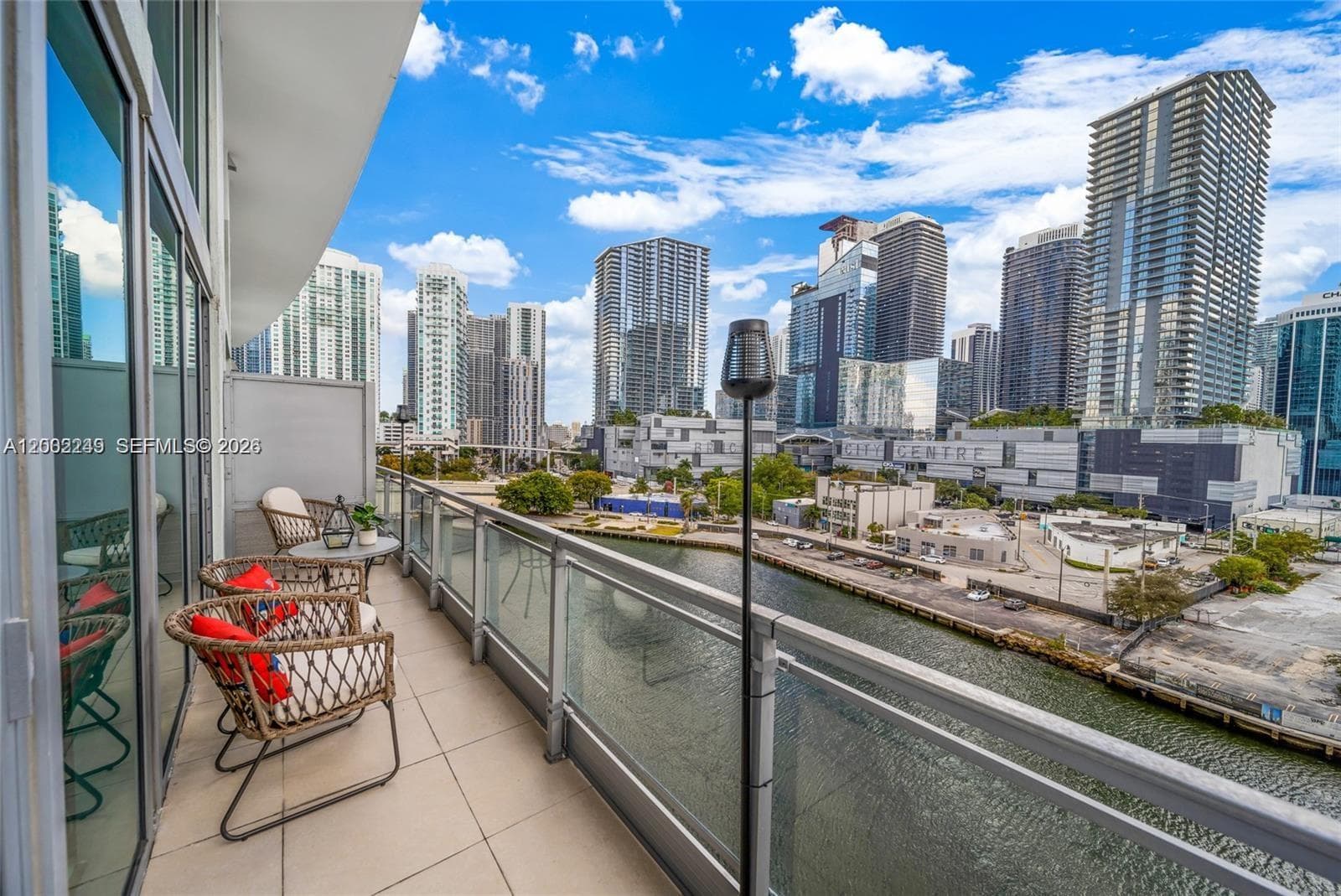 92 SW 3rd St # 902, Miami FL 33130 — 2