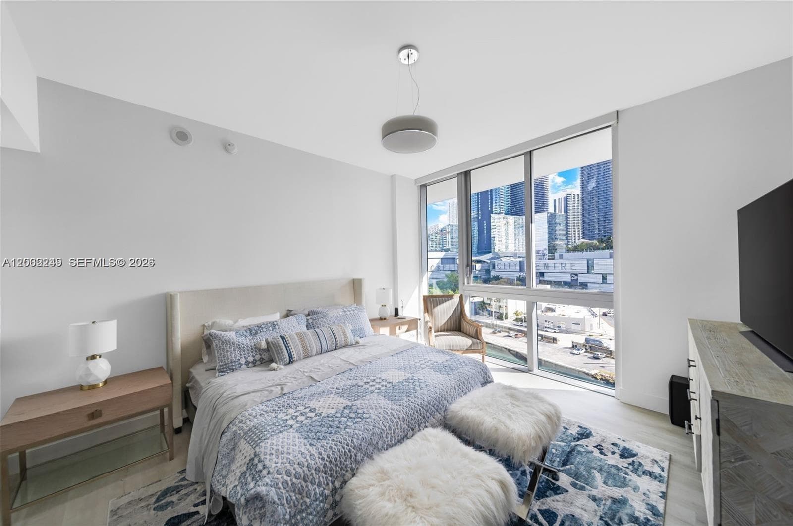 92 SW 3rd St # 902, Miami FL 33130 — 12