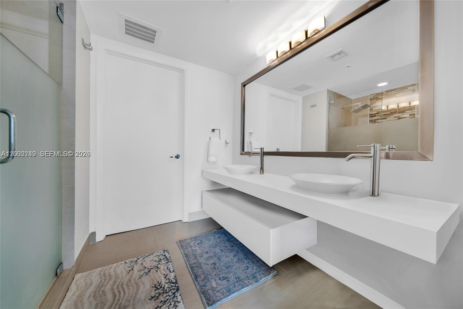 92 SW 3rd St # 902, Miami FL 33130 — 22