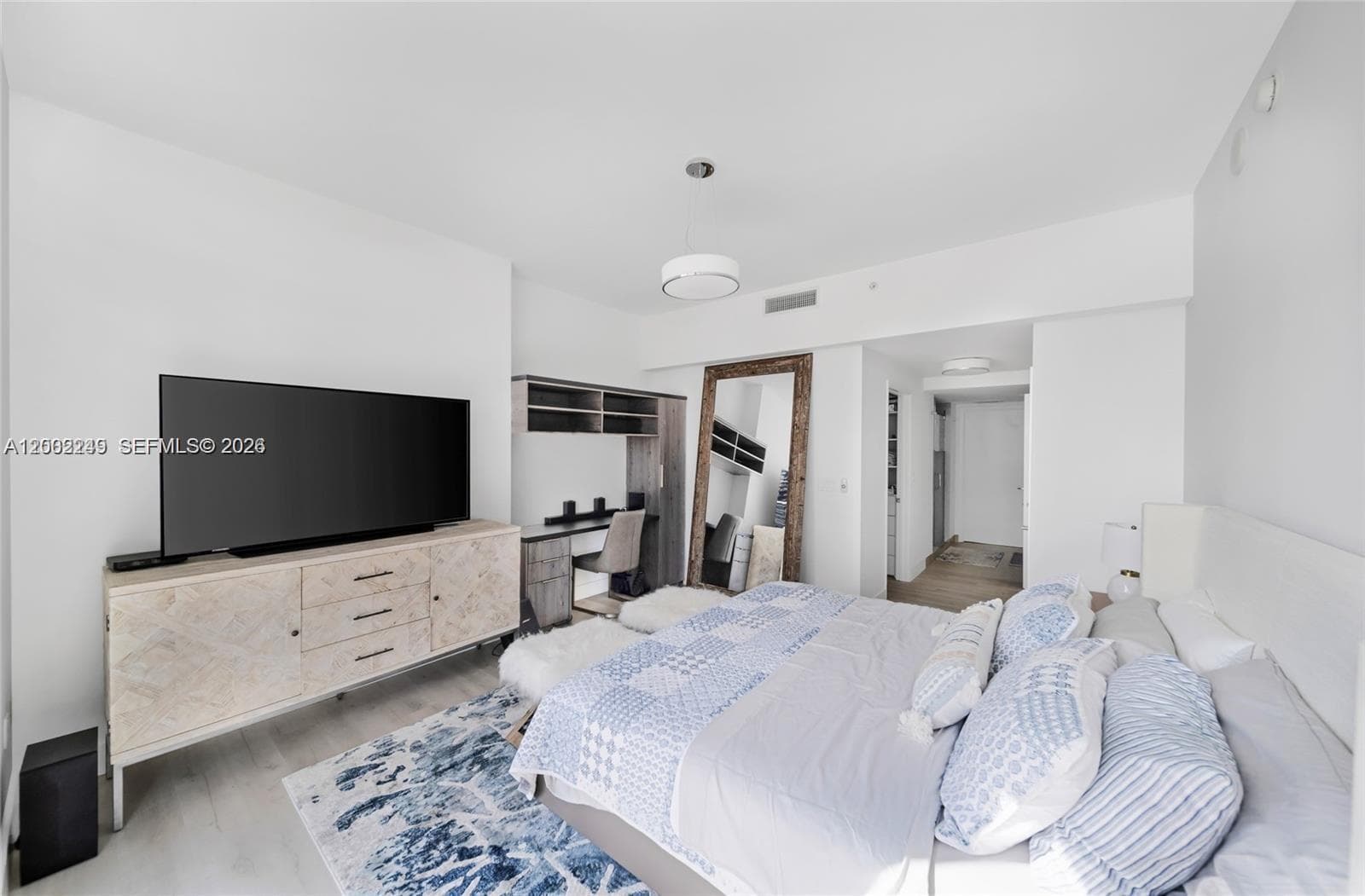92 SW 3rd St # 902, Miami FL 33130 — 11