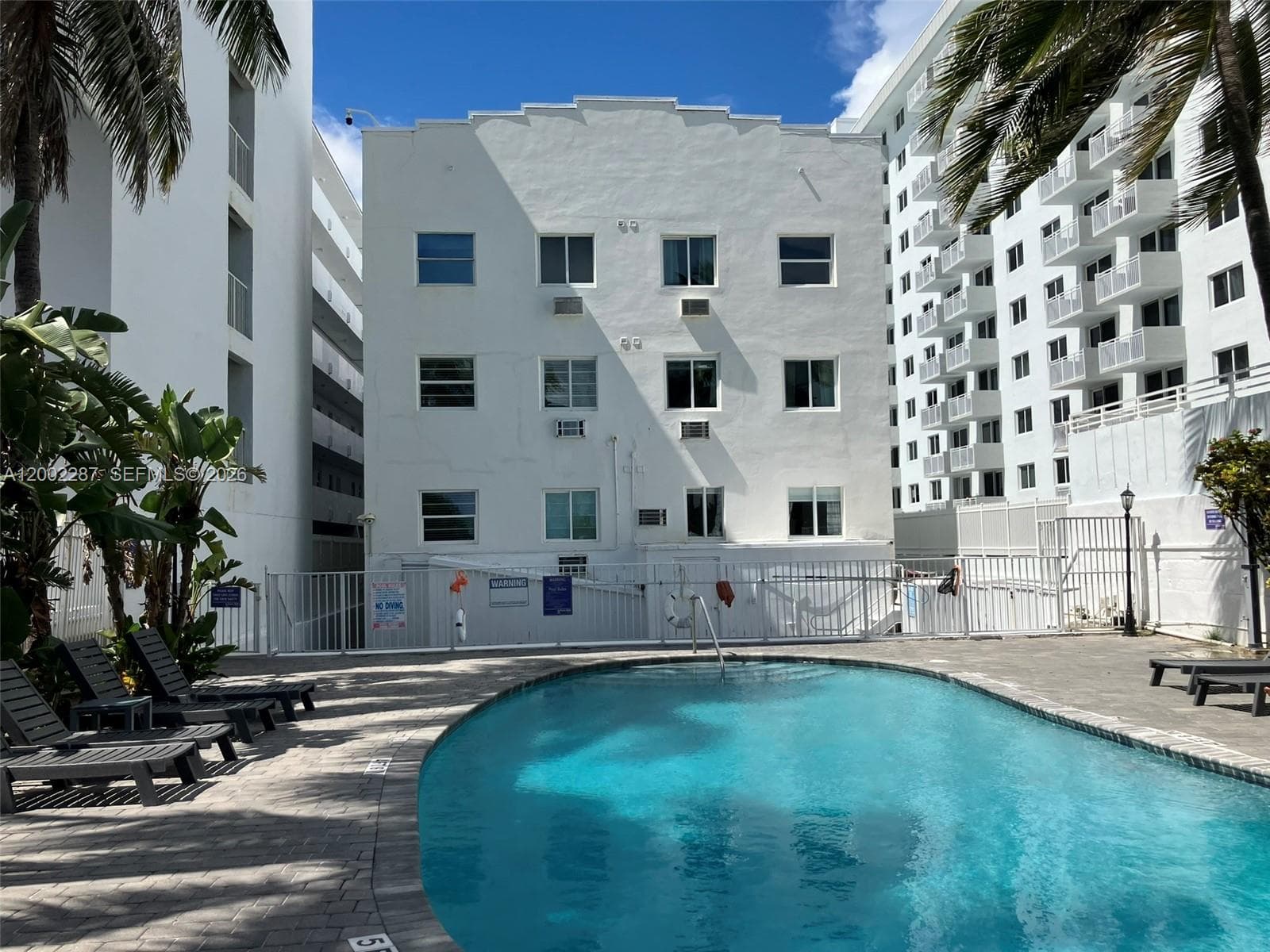 335 Ocean Dr # 306, Miami Beach FL 33139 — 34