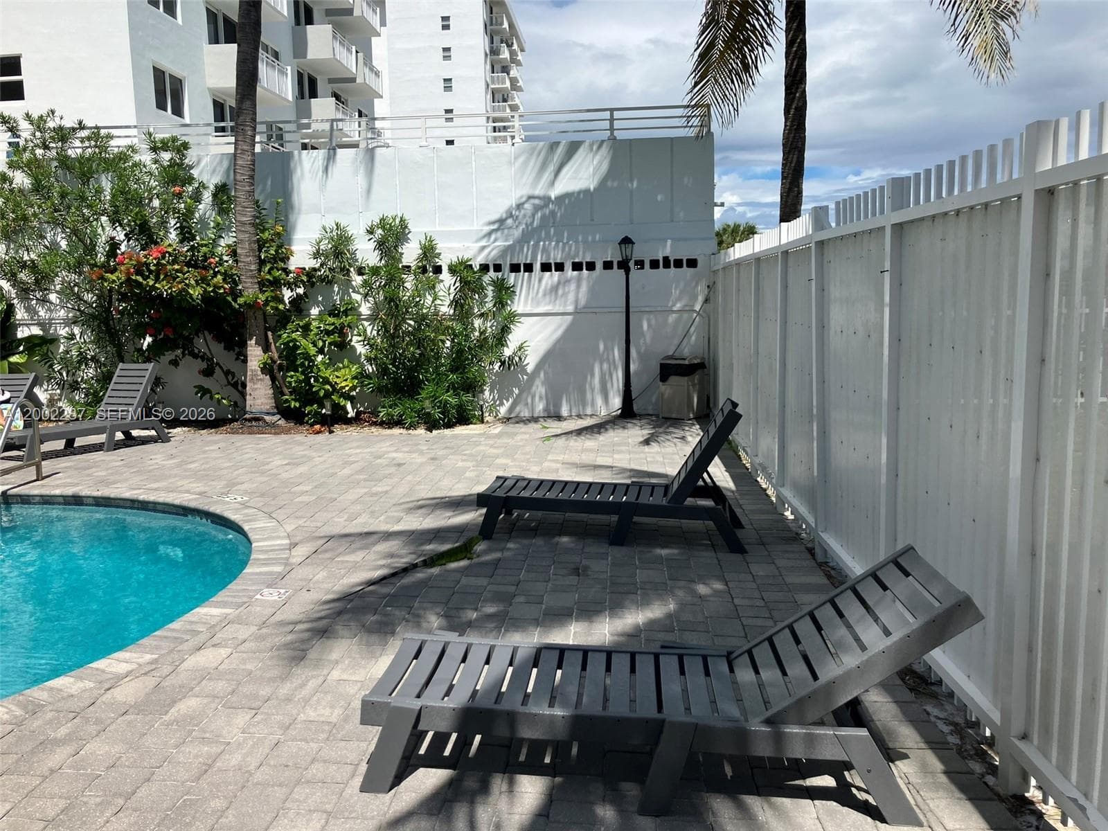 335 Ocean Dr # 306, Miami Beach FL 33139 — 33