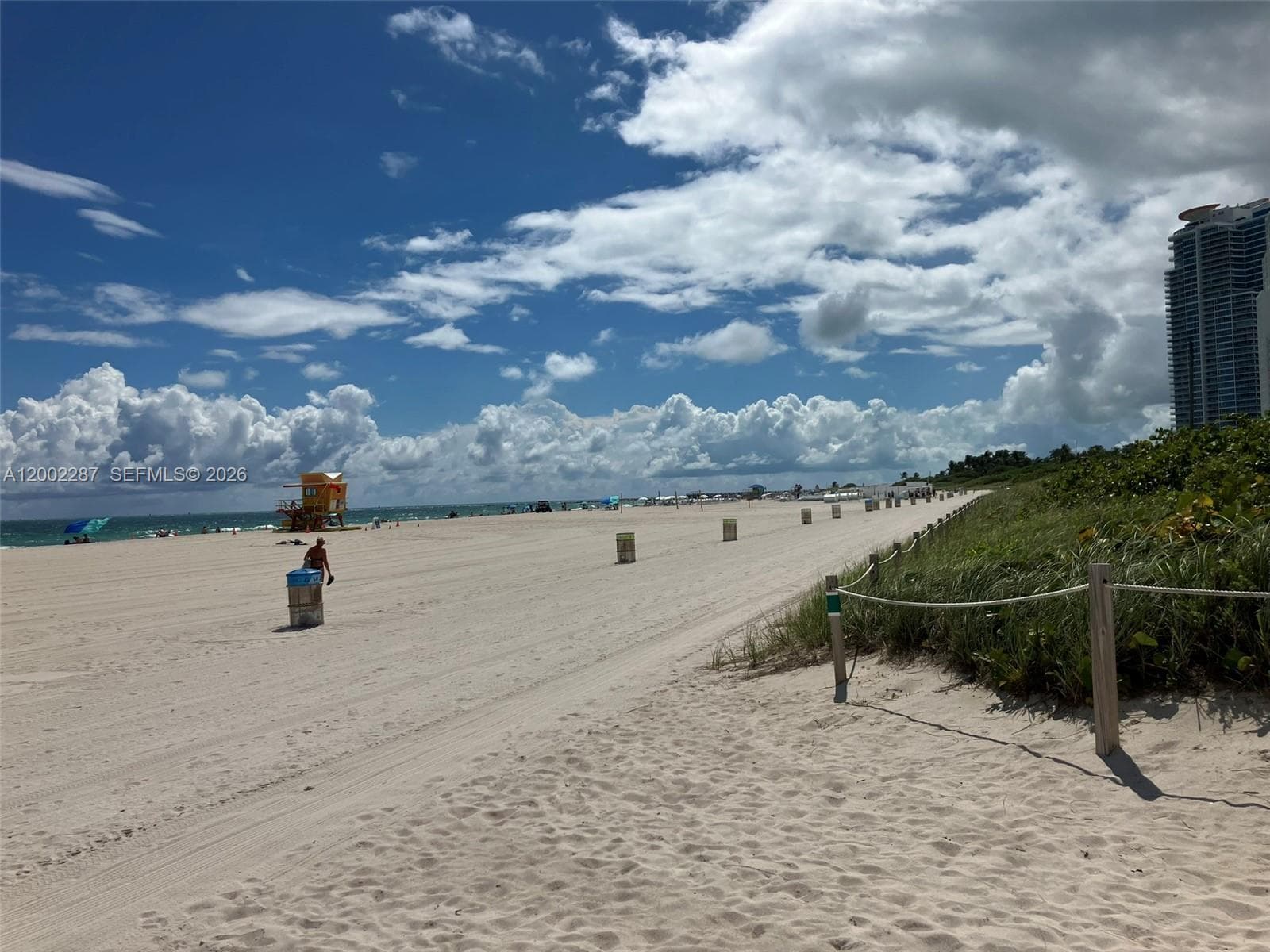 335 Ocean Dr # 306, Miami Beach FL 33139 — 25