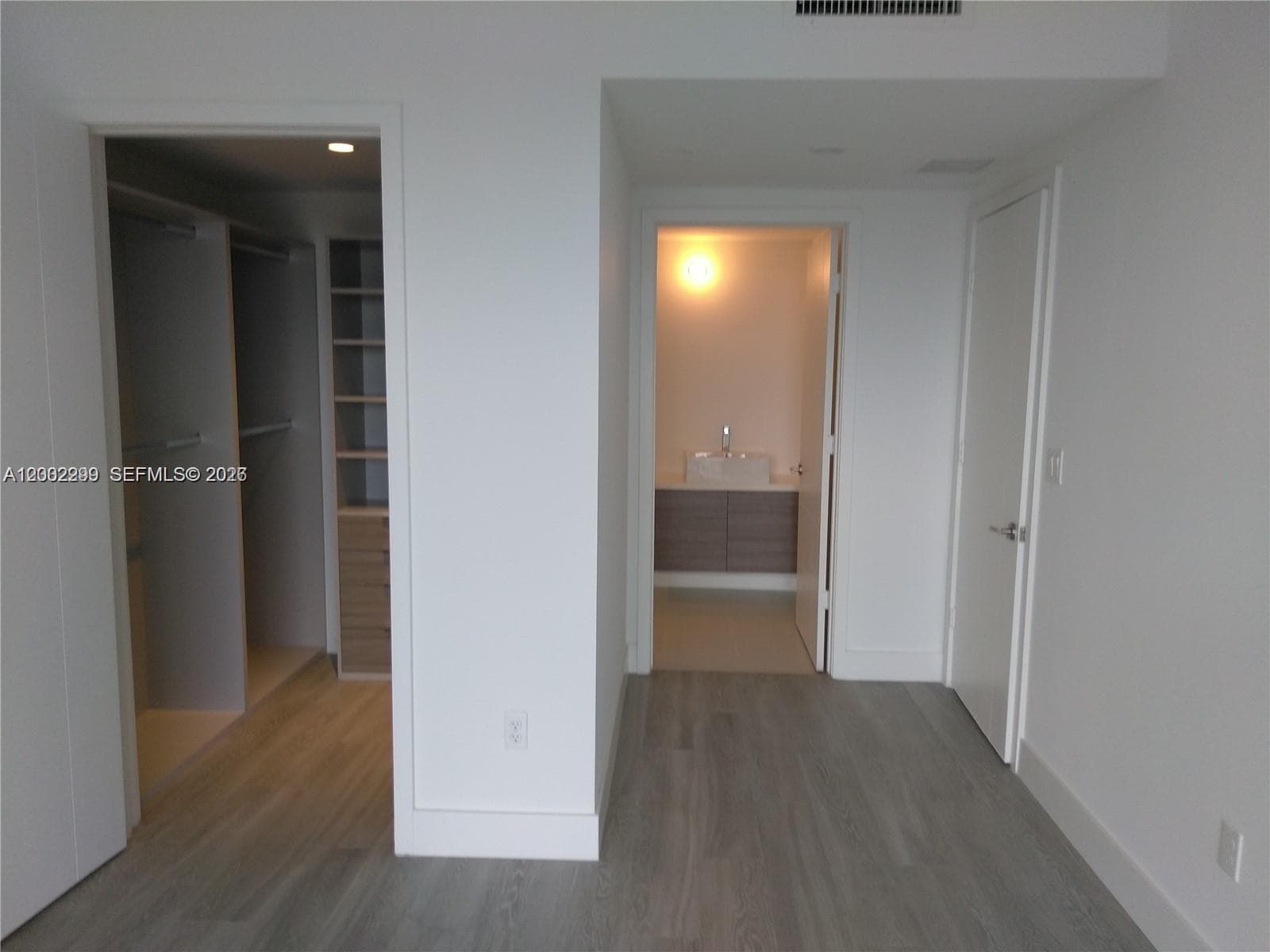 1010 SW 2nd Ave # 1901, Miami FL 33130 — 2