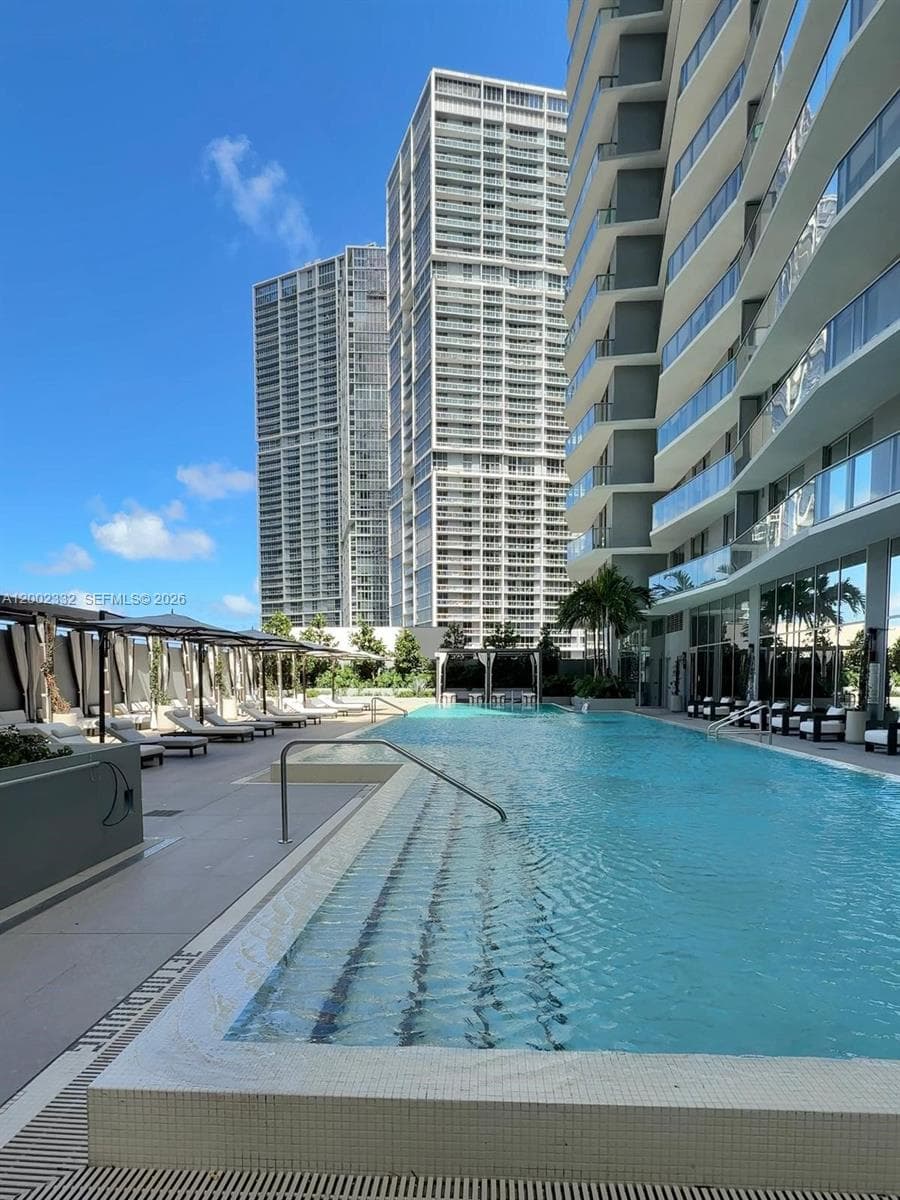 77 SE 5th street # 1010, Miami FL 33131 — 13
