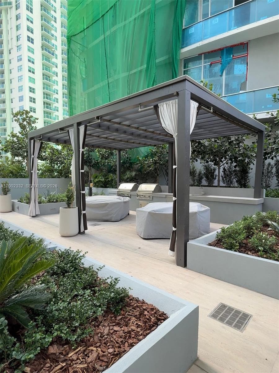 77 SE 5th street # 1010, Miami FL 33131 — 17
