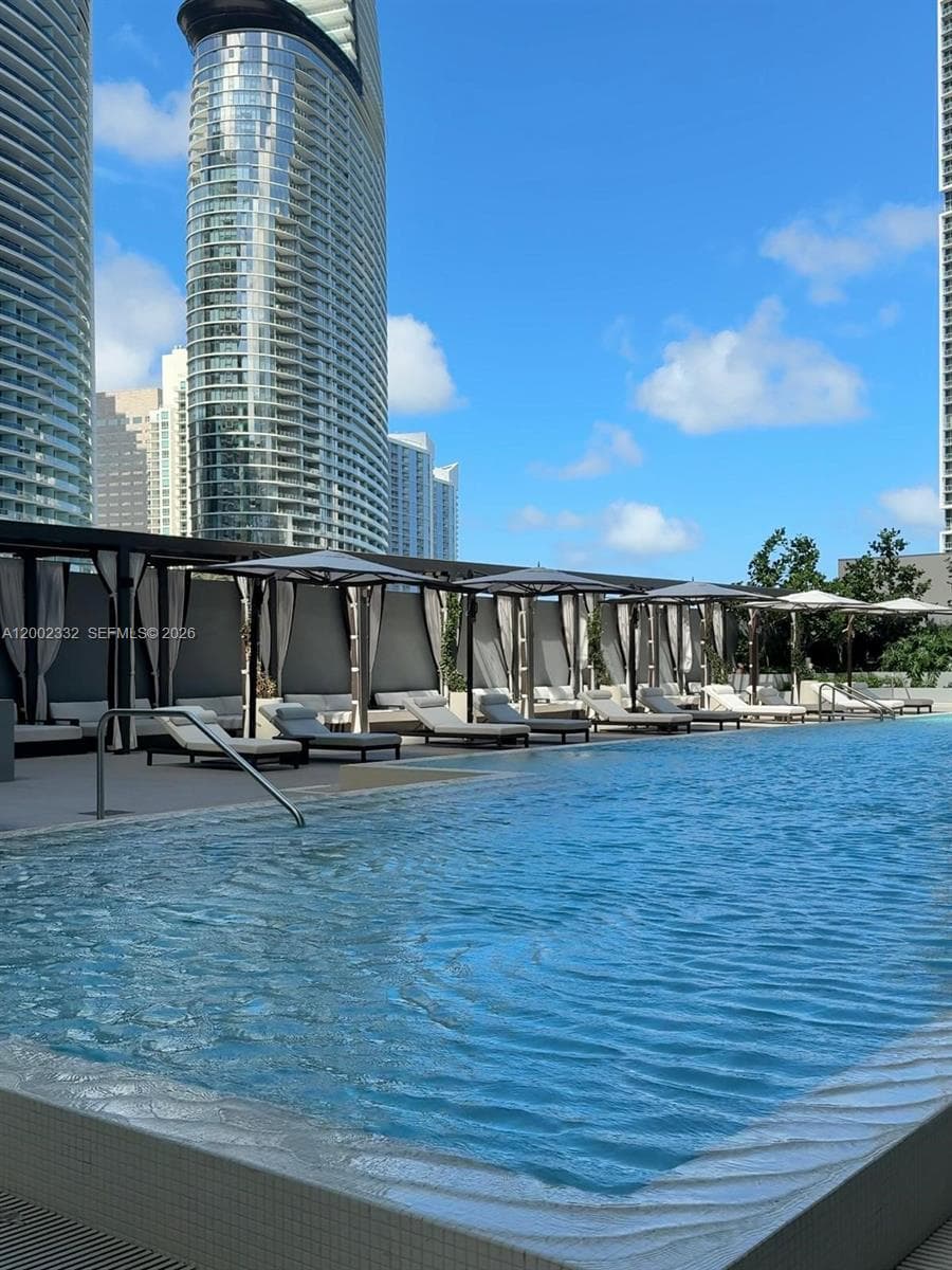77 SE 5th street # 1010, Miami FL 33131 — 16