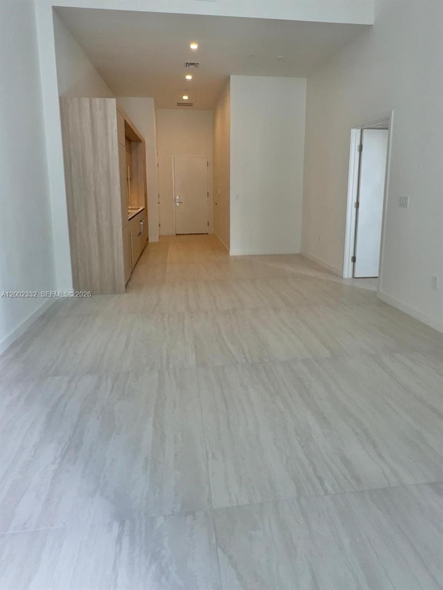 77 SE 5th street # 1010, Miami FL 33131 — 3