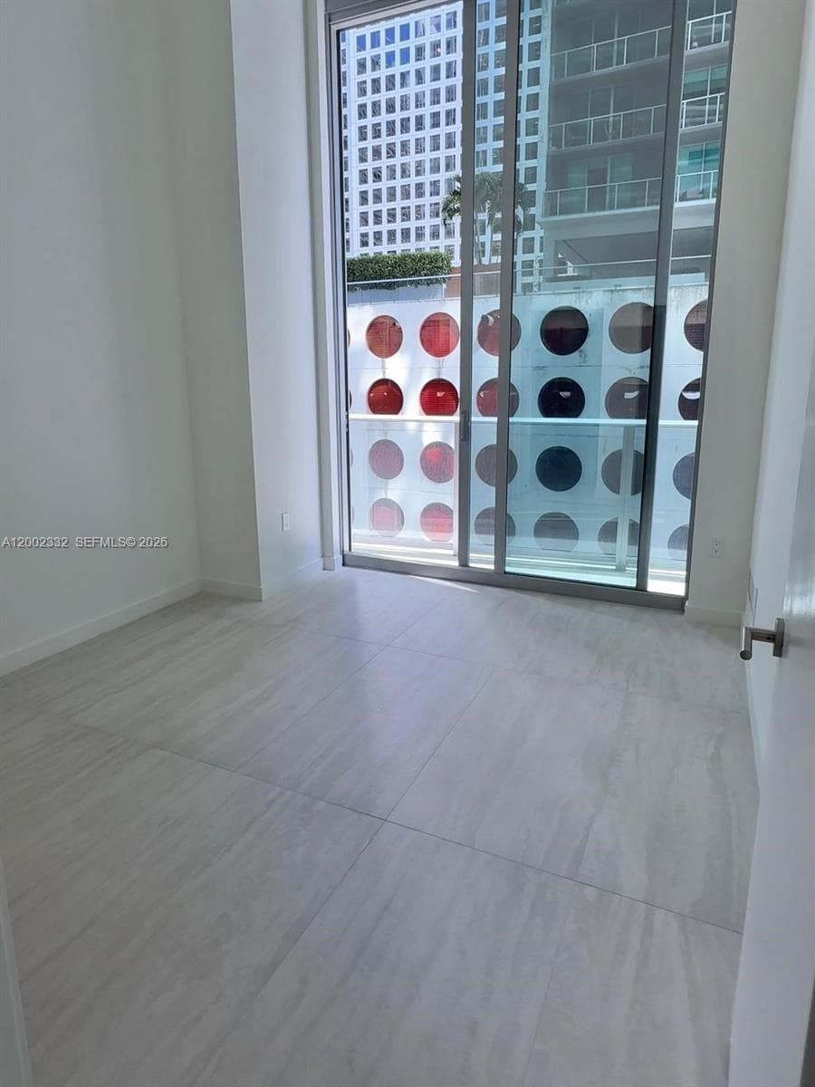 77 SE 5th street # 1010, Miami FL 33131 — 9