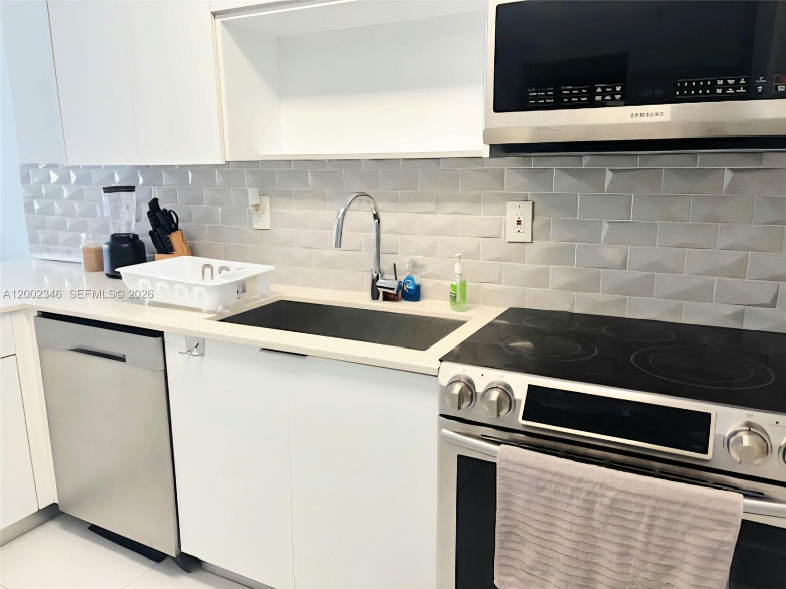 100 Lincoln Rd # 927, Miami Beach FL 33139 — 7
