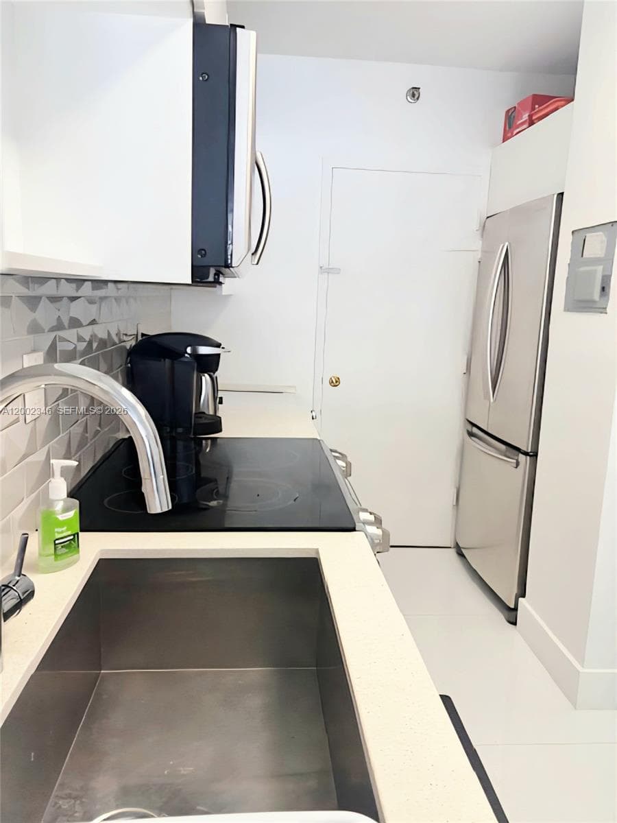 100 Lincoln Rd # 927, Miami Beach FL 33139 — 9