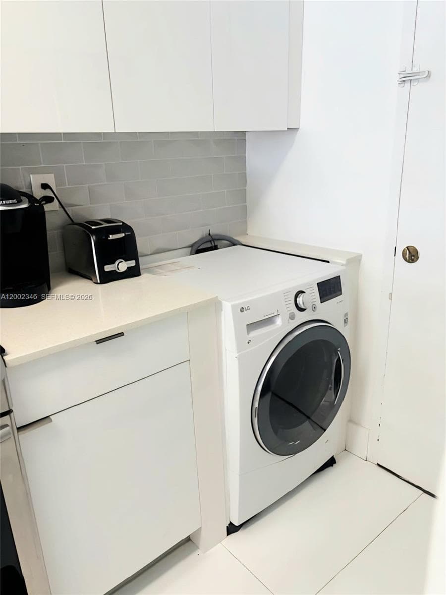 100 Lincoln Rd # 927, Miami Beach FL 33139 — 10