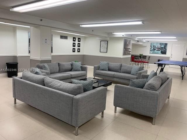 100 Lincoln Rd # 927, Miami Beach FL 33139 — 39
