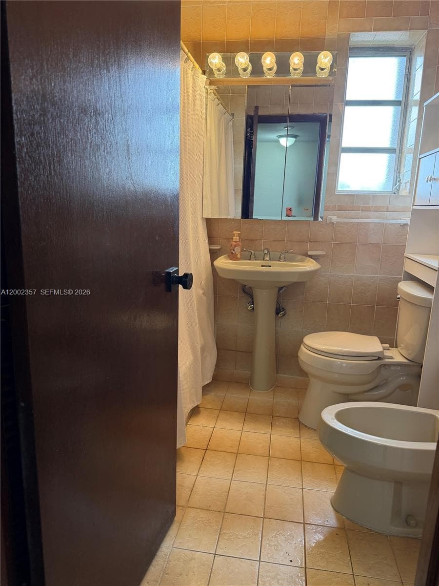251 SW 69th Ave, Miami FL 33144 — 14