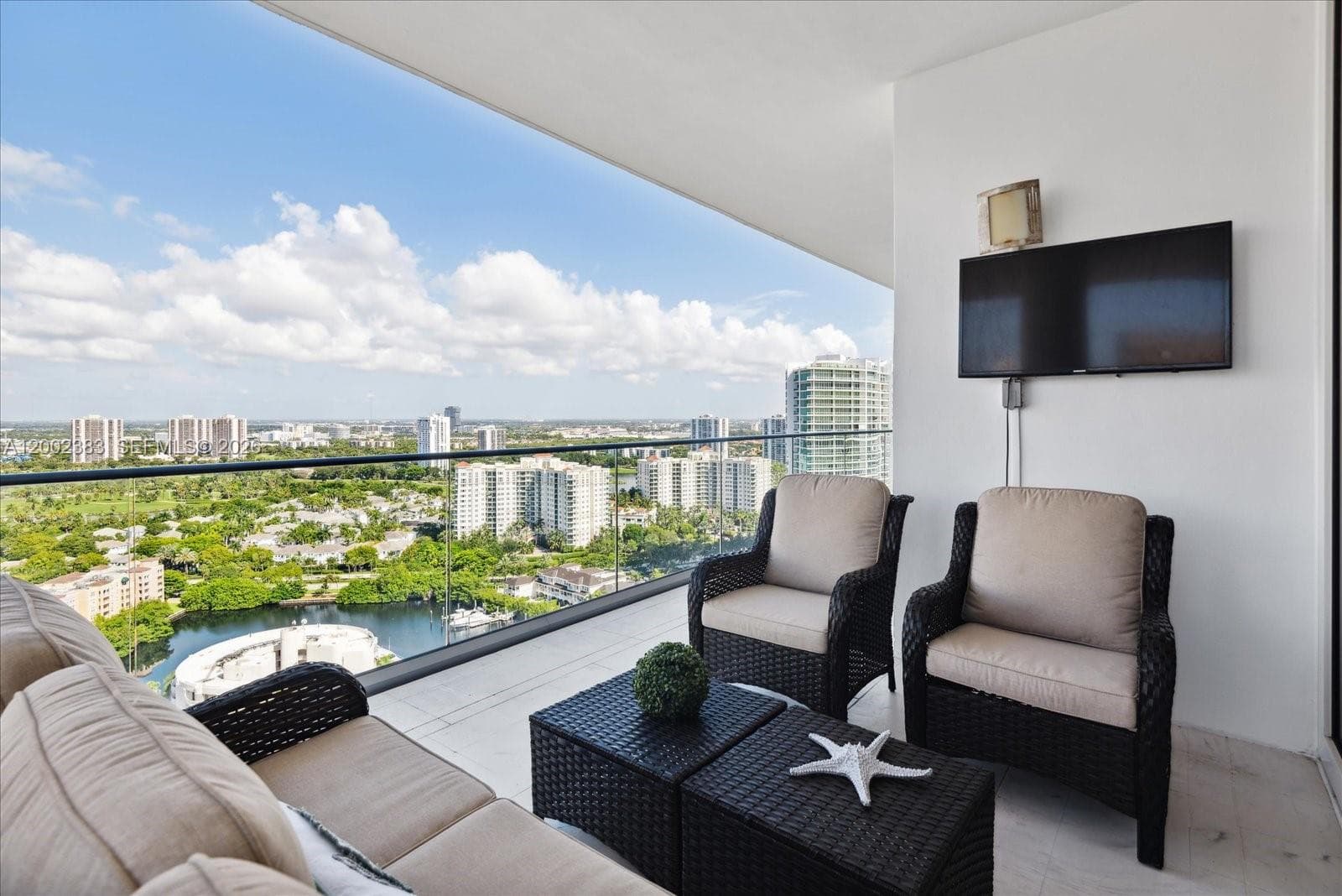 19707 Turnberry Way # D, Aventura FL 33180 — 19