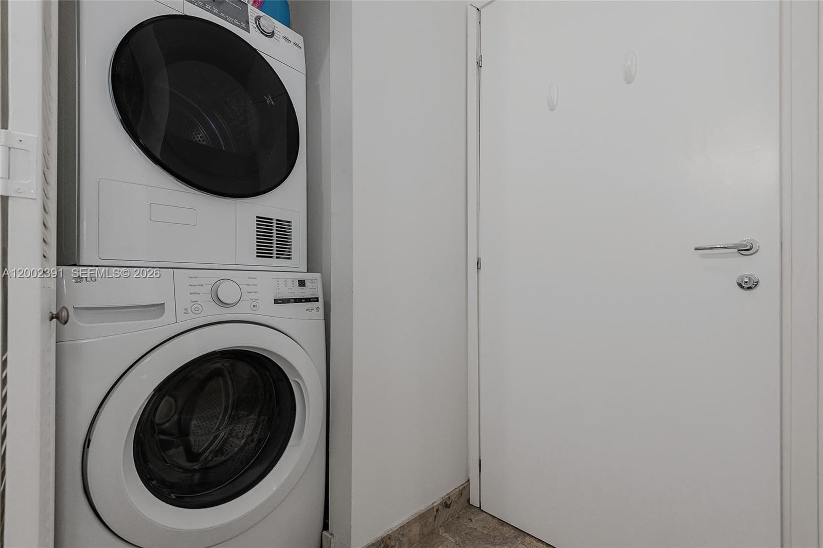 300 S Biscayne Blvd # 3903, Miami FL 33131 — 23