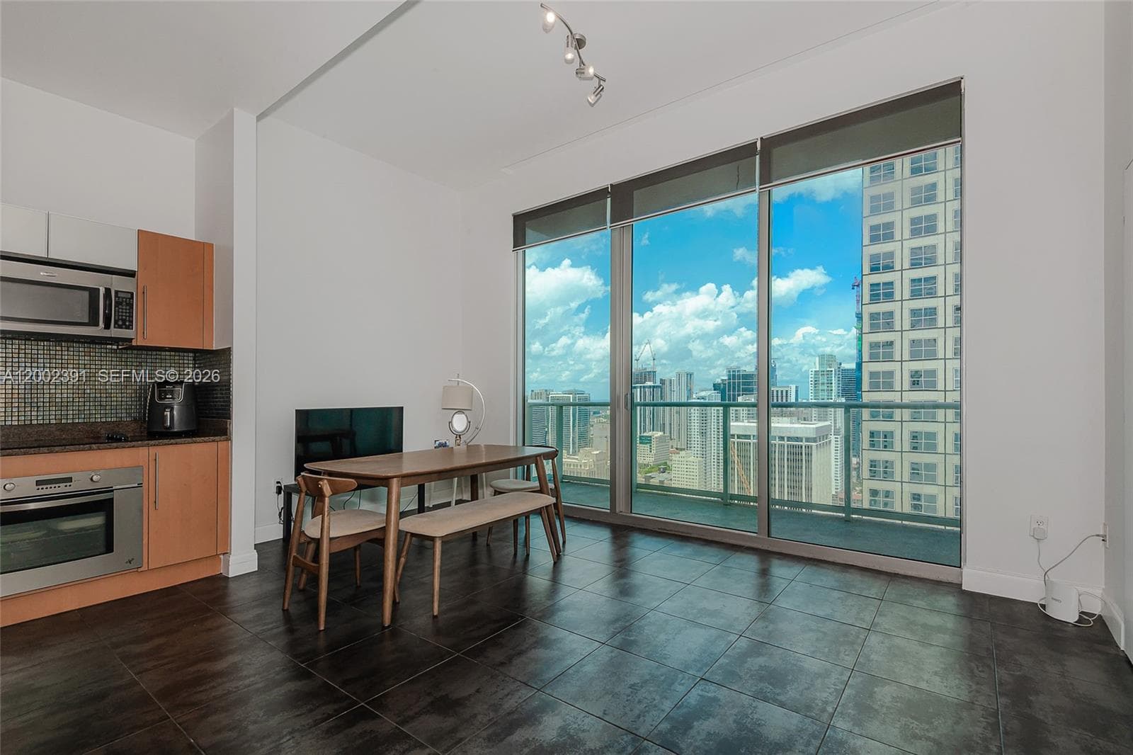 300 S Biscayne Blvd # 3903, Miami FL 33131 — 2