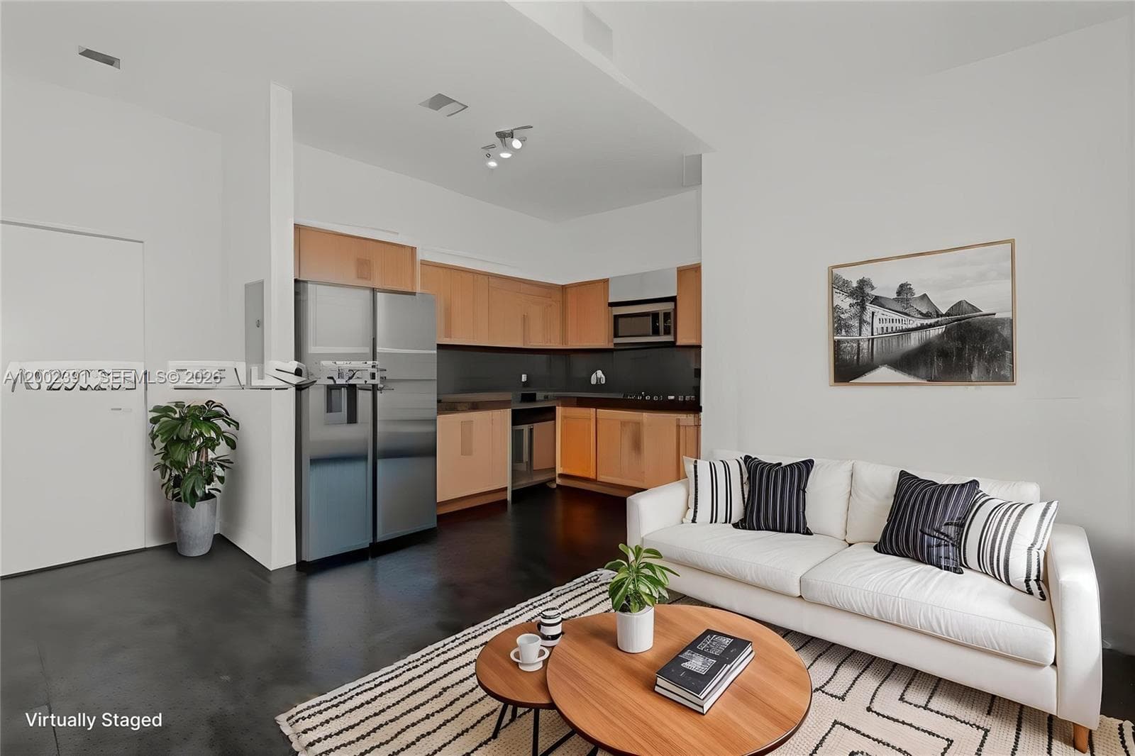 300 S Biscayne Blvd # 3903, Miami FL 33131 — 1