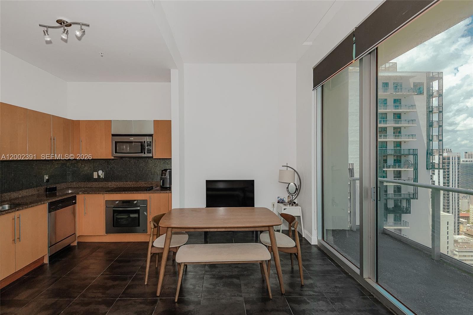 300 S Biscayne Blvd # 3903, Miami FL 33131 — 9