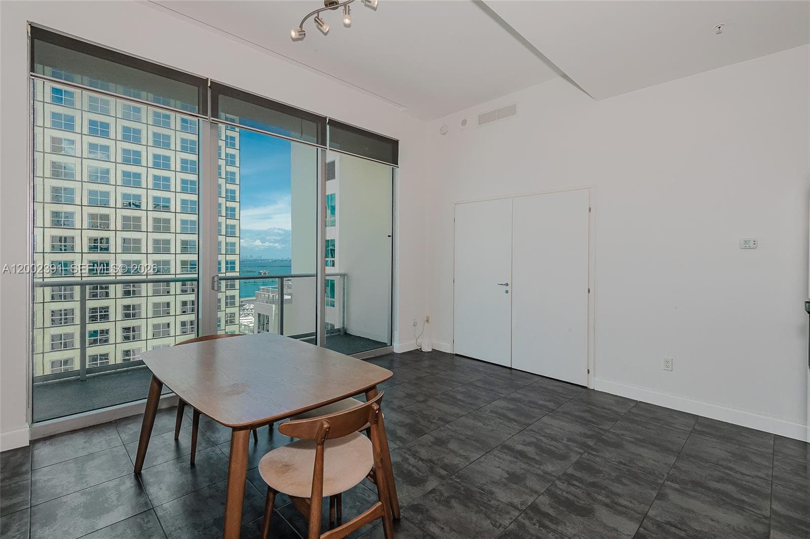 300 S Biscayne Blvd # 3903, Miami FL 33131 — 15